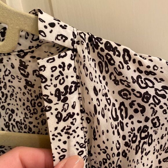 Haute Hippie Ditsy Leopard Black & White Silk Print Cowl Neck Top Blouse SZ S - Picture 5 of 10